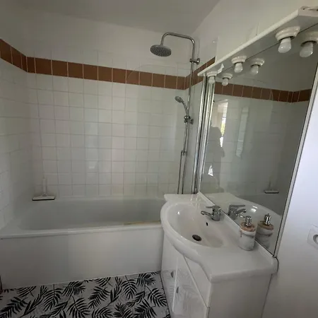 T1 Piscine Chauffee Parking Gratuit Les Hauts Dhonfleur *