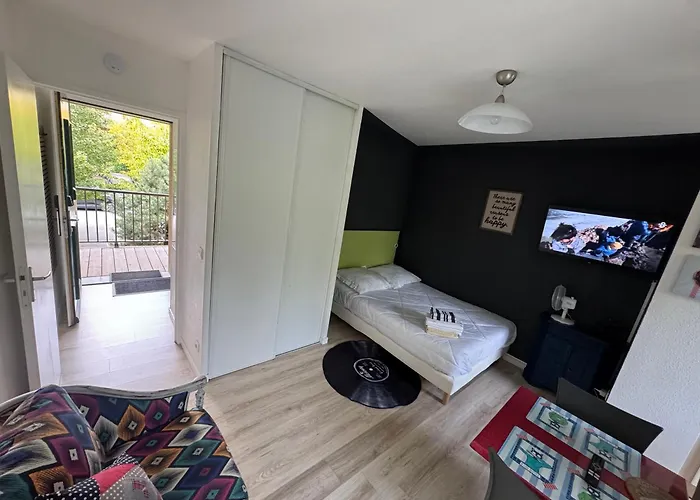 T1 Piscine Chauffee Parking Gratuit Les Hauts Dhonfleur Apartment Equemauville